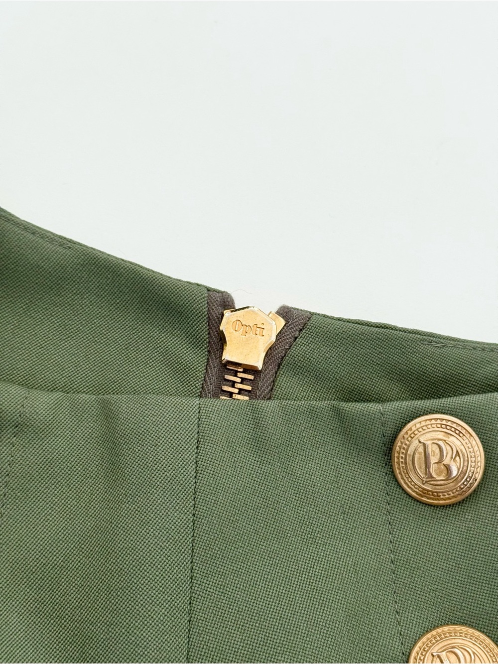NWT Pierre Balmain Olive Green High-Waist Military Style Button Shorts - Size 34 - Picture 11 of 12